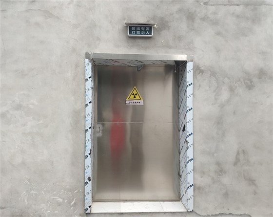 安裝后的防輻射鉛門