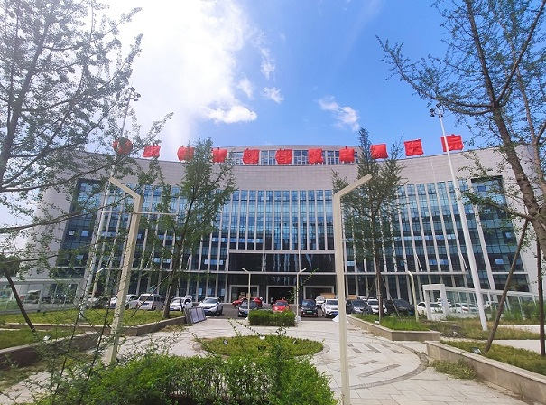 郫縣區(qū)中醫(yī)醫(yī)院新院區(qū)門(mén)頭照